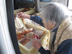 移動パン屋にて